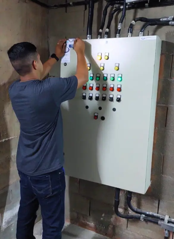 Instalação e Reparo de Quadros Elétricos